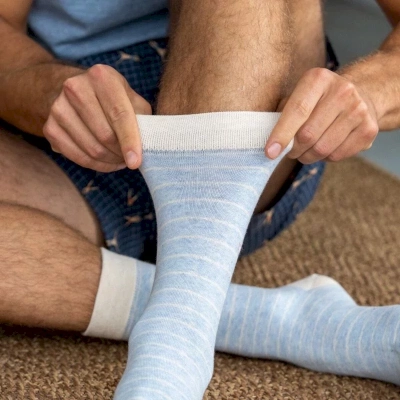CHAUSSETTES FINES RAYURES BLEU CIEL / BEIGE EN COTON PEIGNÉ  RF17 Taille 41-46